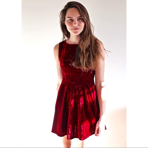 💃🏻 Red Velvet Mini Dress 💃🏻 - Picture 2 of 2