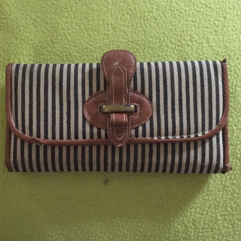 super cute wallet!