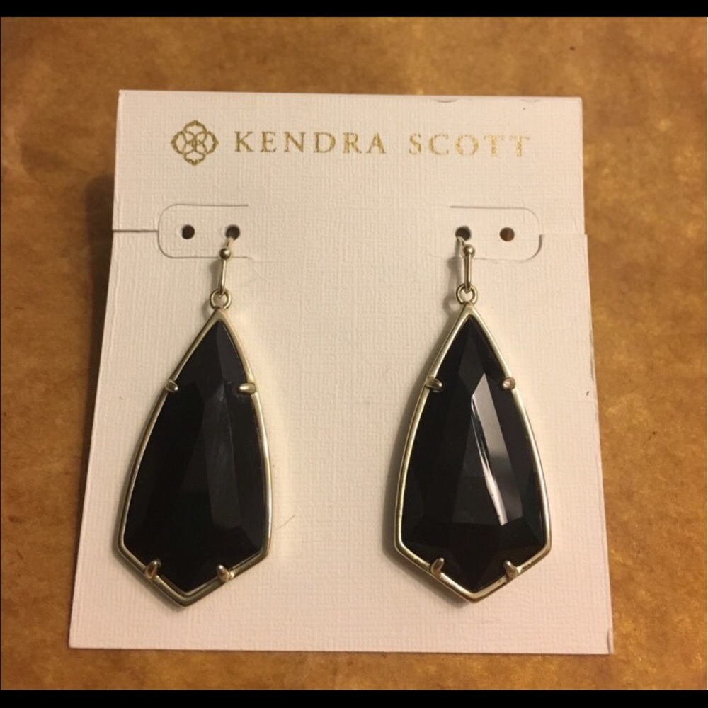 Beautiful Kendra Scott Carla Black Drop Earrings!