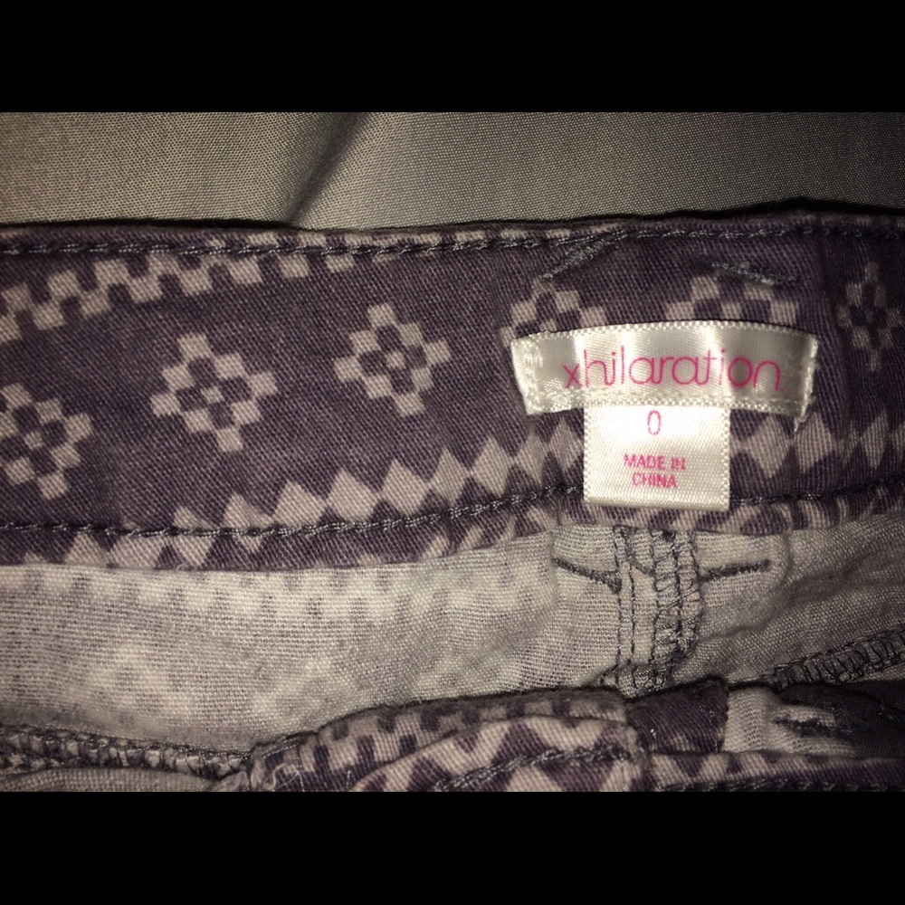 Patterned shorts - Picture 3 of 3