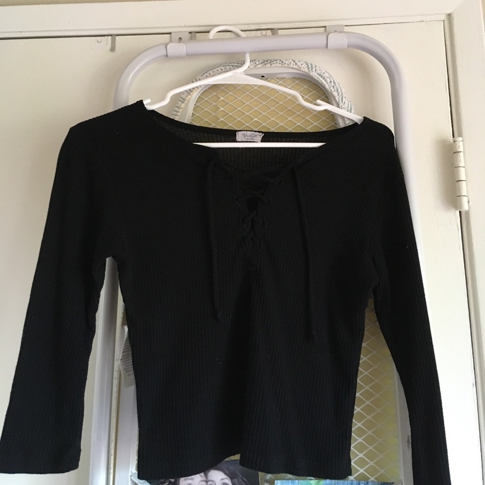 Brandy Melville ribbed 3/4 crop lace up top