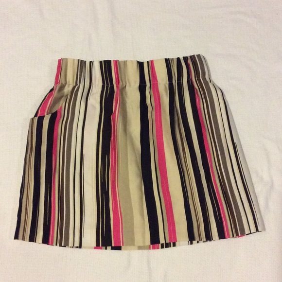 Apostrophe Dresses & Skirts - 💜APOSTROPHE Petite Striped Skirt NWT!