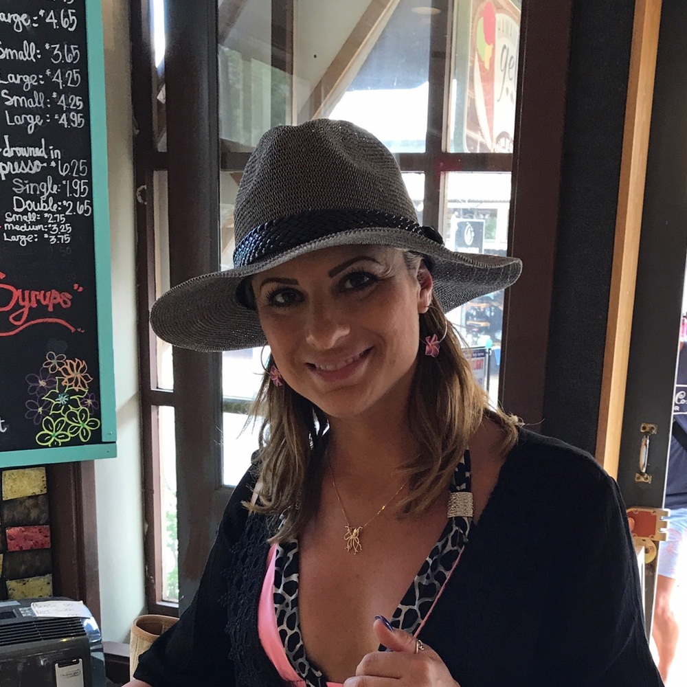 Meet your Posher, Jeannine