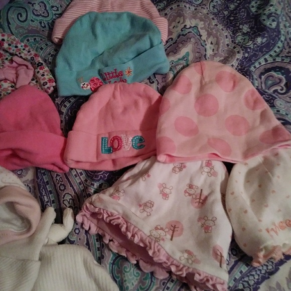 Bib cap n booties lot - Picture 3 of 4