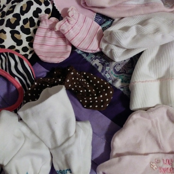 Bib cap n booties lot - Picture 4 of 4