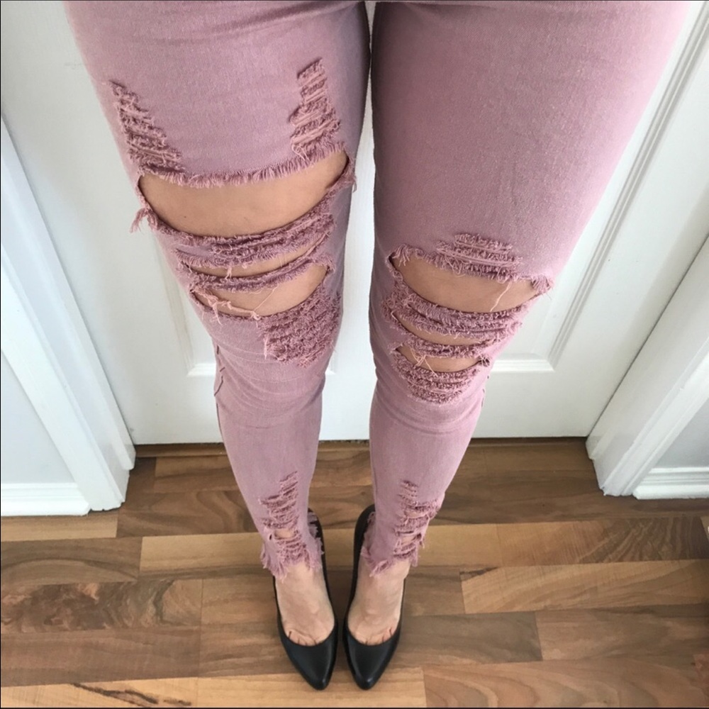 ✨Sale✨Reposh✨Dusty Rose distressed Jeans