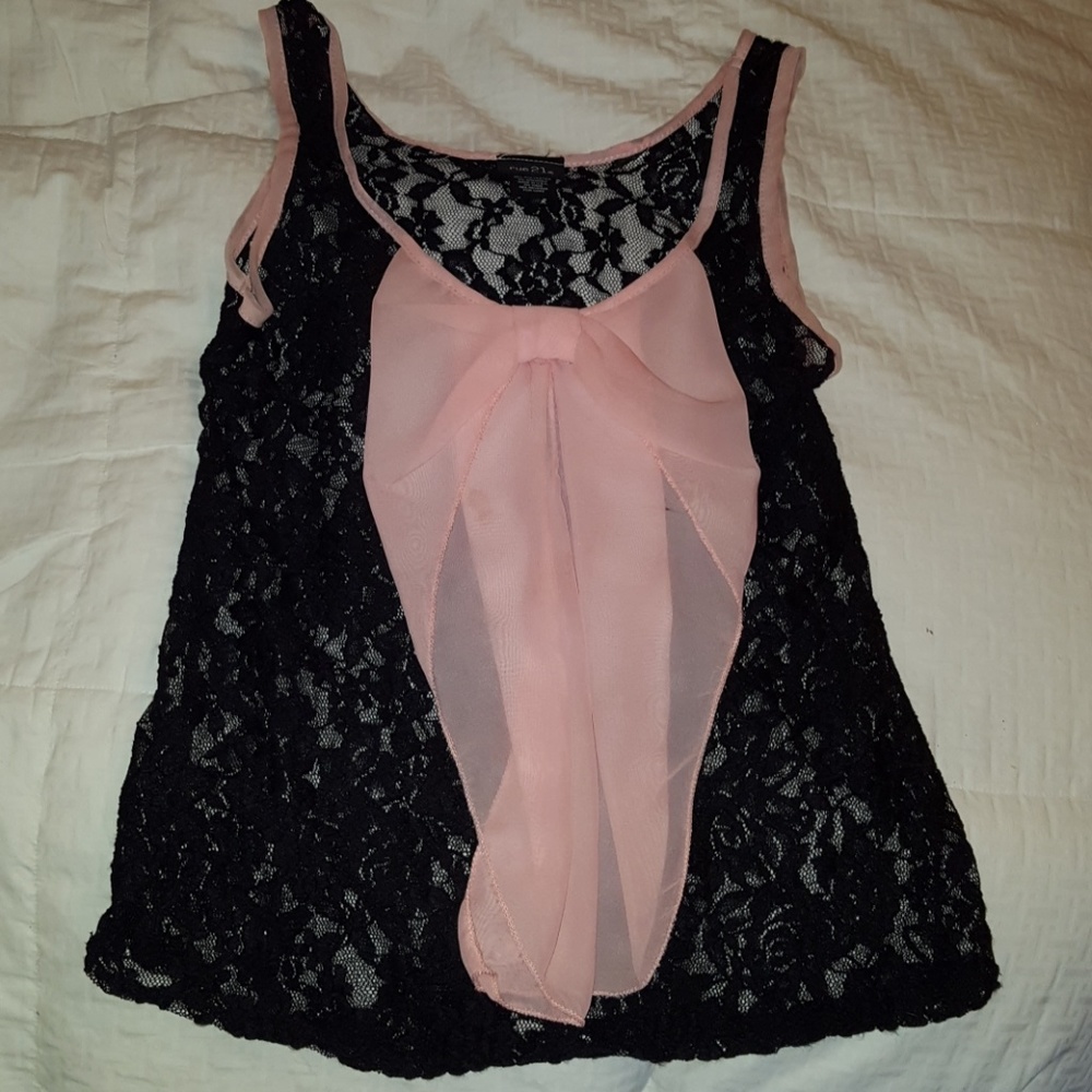 Lace bow top - Picture 2 of 3