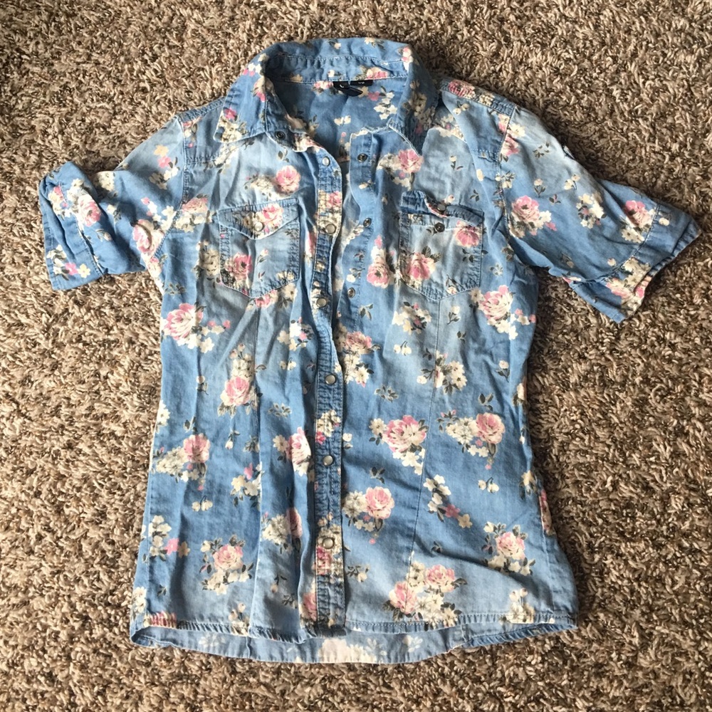 Super cute country style button up