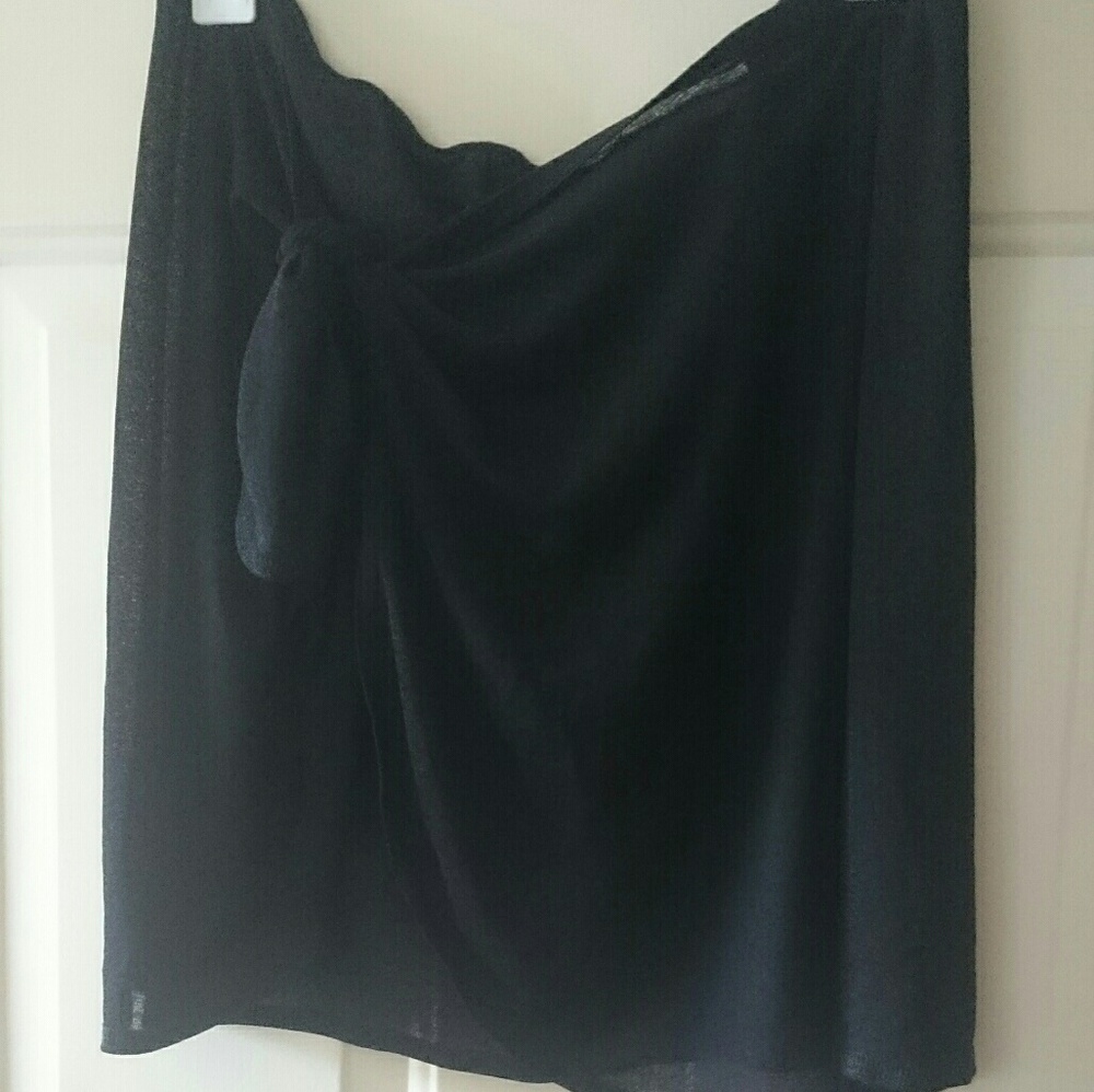 J Valdi Sarong