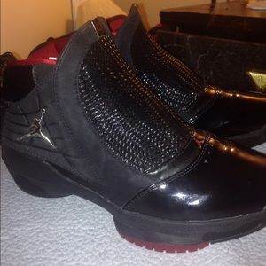 Jordan Retro 19 From Colliezone 12/9 Pack