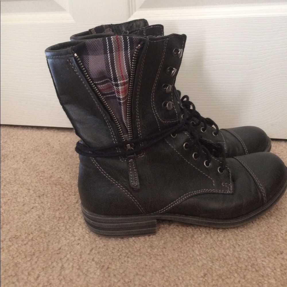 Black boots