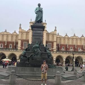 Meet your Posher, Damian