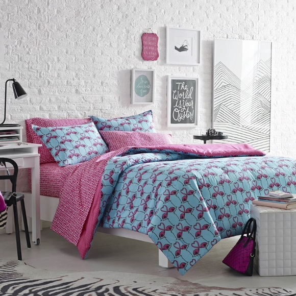 Betsey Johnson flamingo twin comforter and sham - Picture 2 of 5