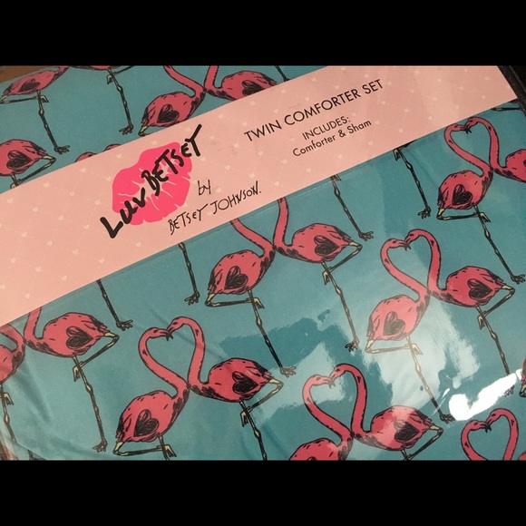 Betsey Johnson flamingo twin comforter and sham - Picture 4 of 5