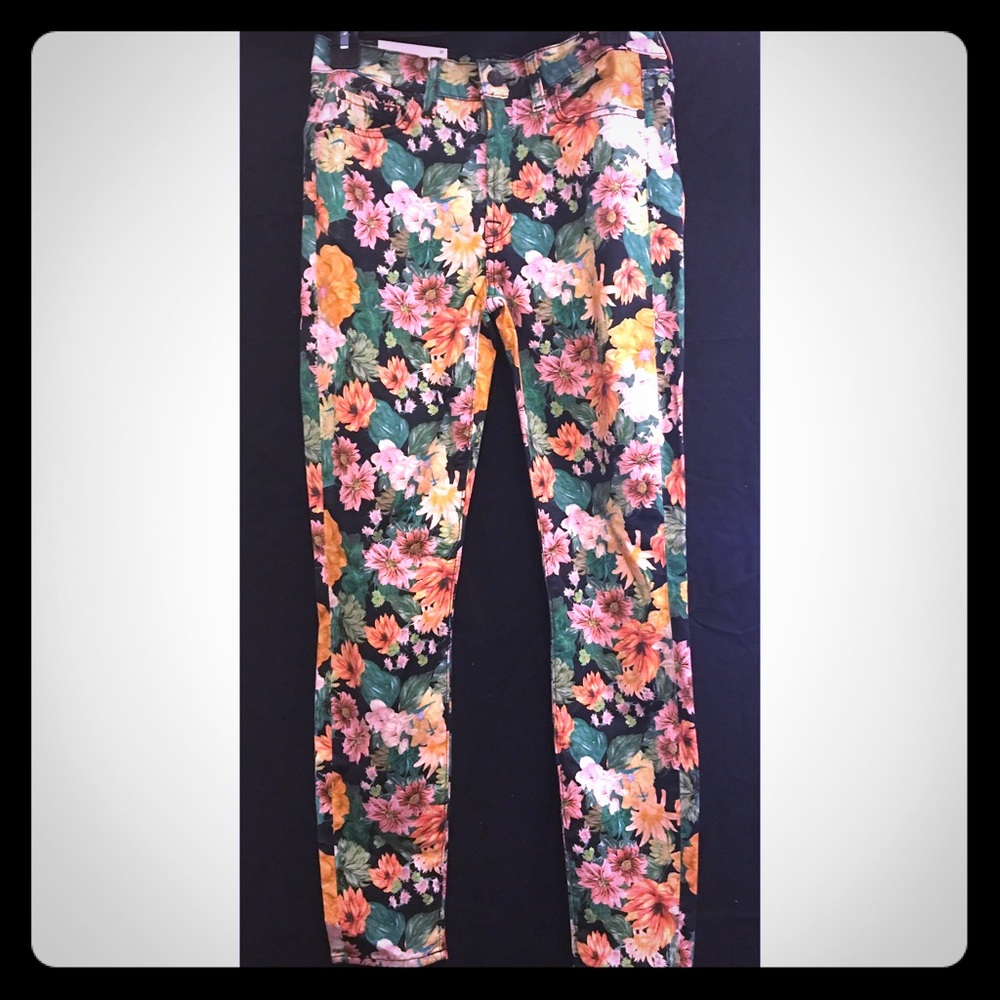 Floral Print Ankle Jeans