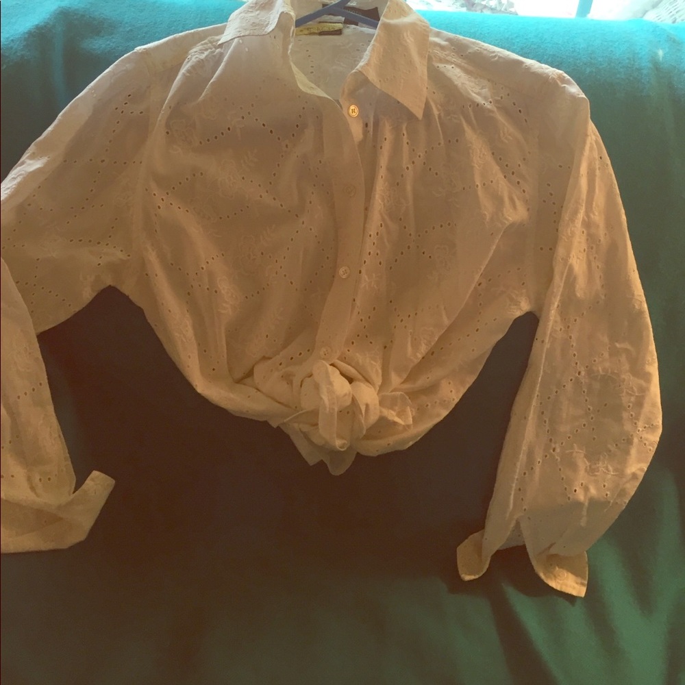 SALE💥Awesome Eyelet Designer Blouse! Love