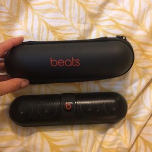 Beats Pill