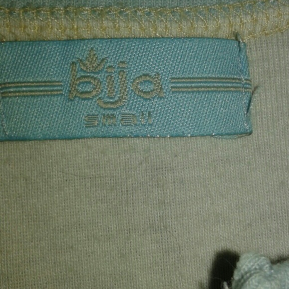 Sleeveless floral v neck top - Picture 3 of 4