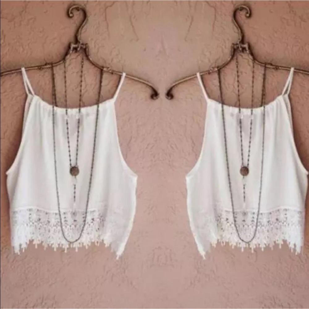 NWOT Women's Light Summery Lace Crop Tank