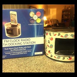 Radio/IPhone 4 Charging Station/Alarm(s)/Speaker