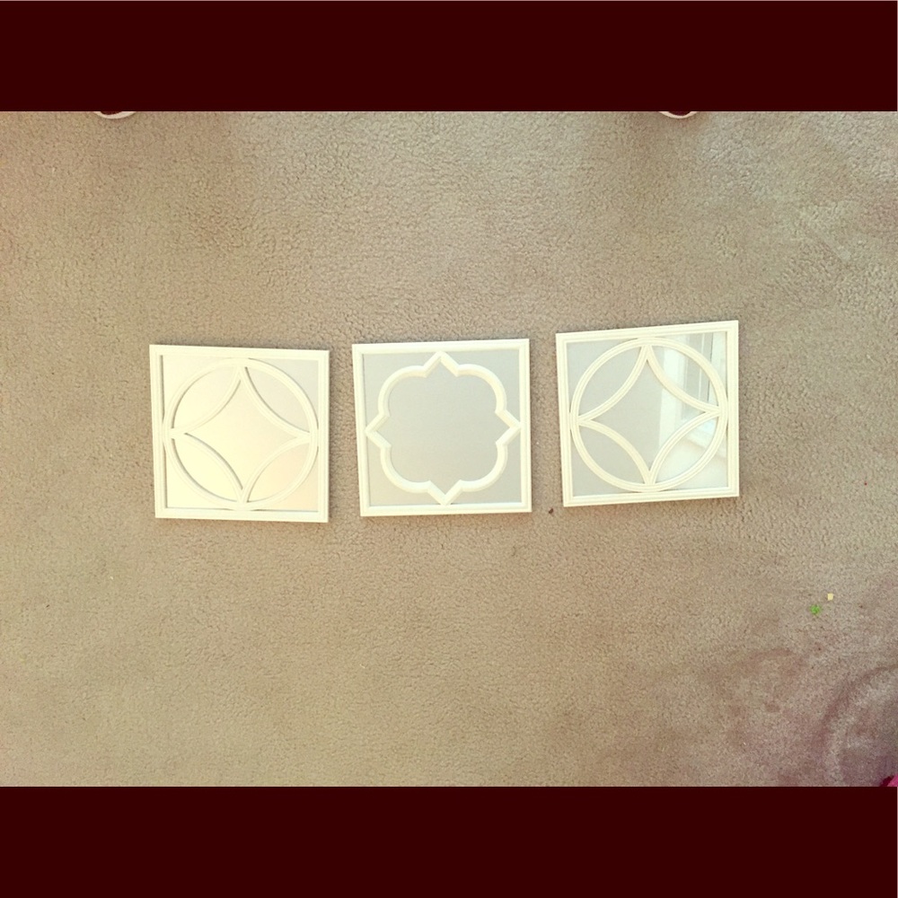 Pack of three decorative mirrors