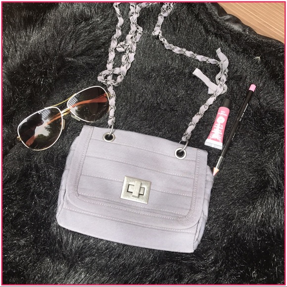 Banana Republic Handbags - Banana