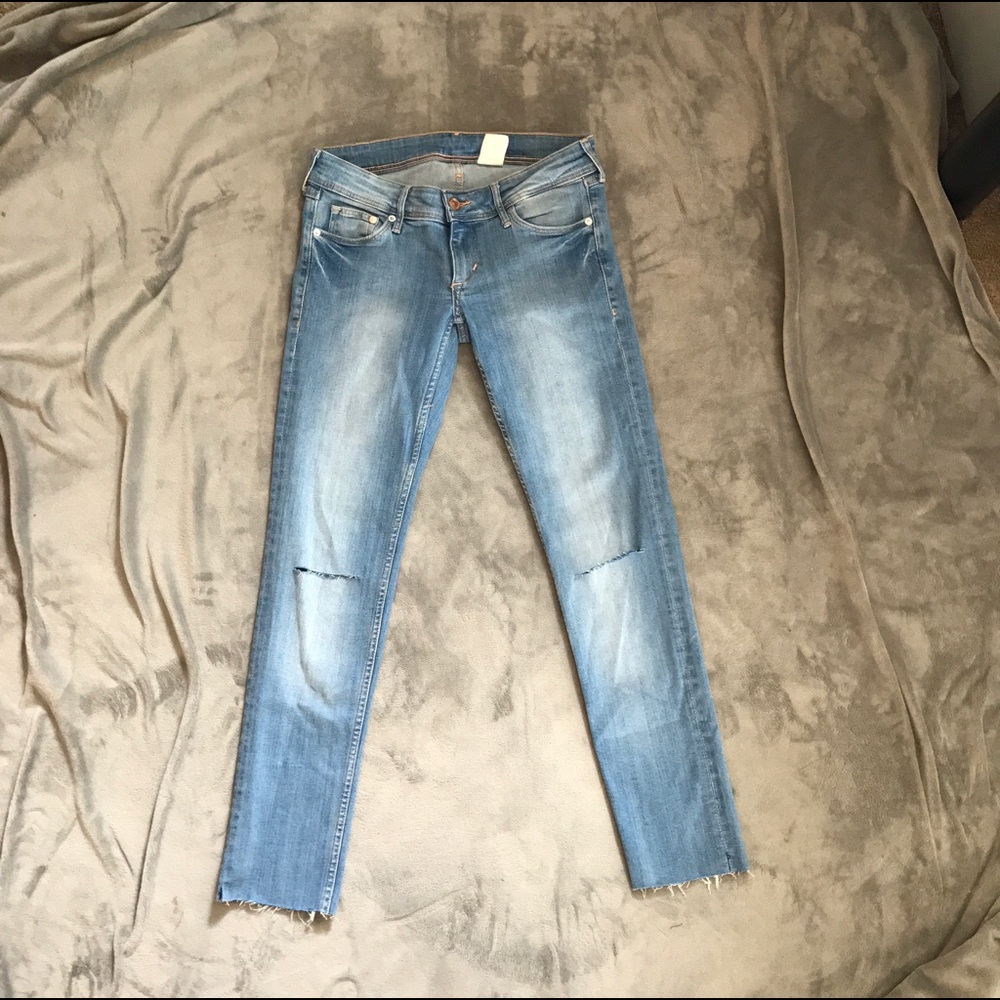 Knee Ripped Jeans