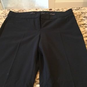 Black crop pant with cuff