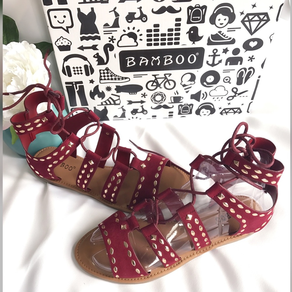 CLEAROUT SALE‼️studded Lace up Gladiators