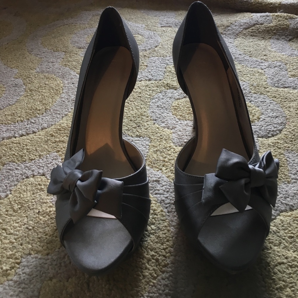 Davids bridal grey heels