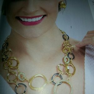 Best Dressed premier designs necklace