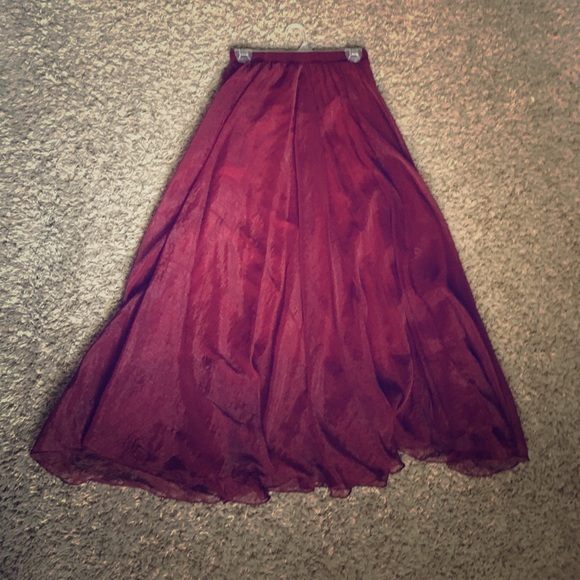 B + C Dresses & Skirts - 🎈wine colored skirt!