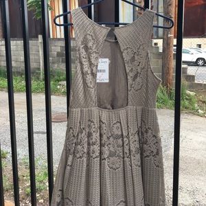 Sleeveless dress