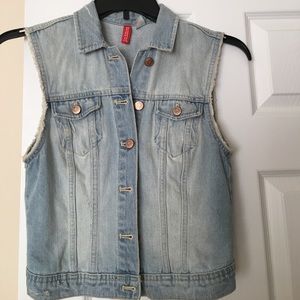 Washed jeans vest