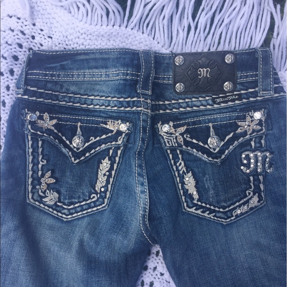 Almost like new Miss Me skinny jeans.