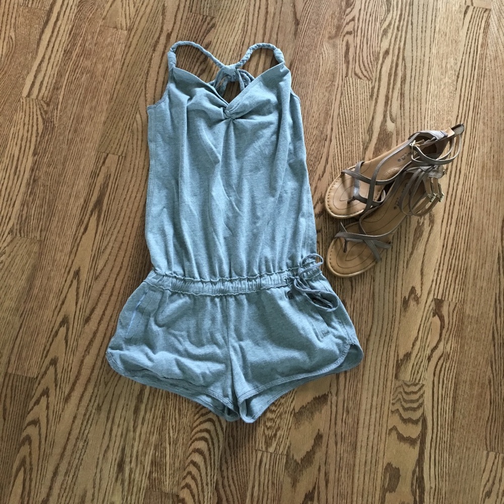 Abercrombie grey romper Size Small