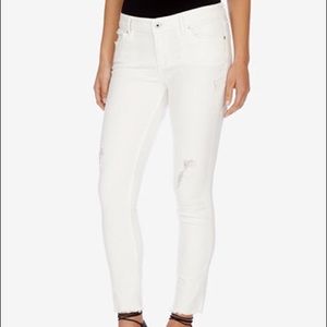 FLASH SALE Lucky Brand Distressed Lolita Jean
