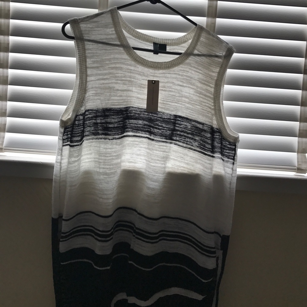 HP anthropologie black and white shadowed tunic
