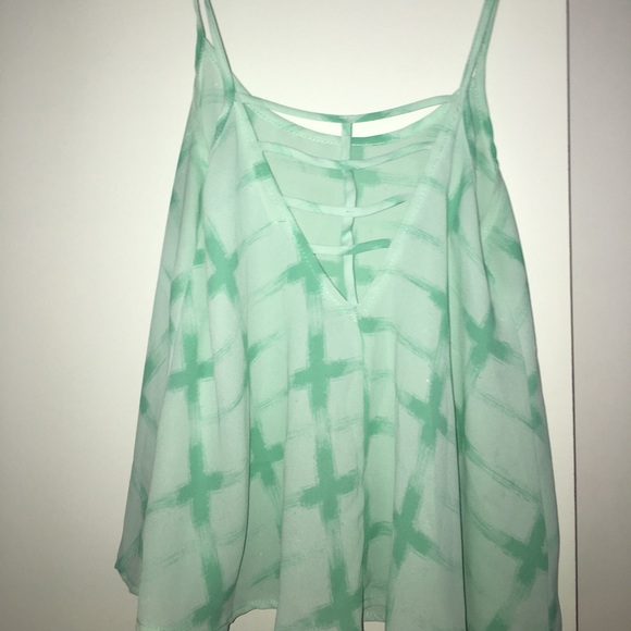 Sea green tank with cutouts in the back - Picture 2 of 3