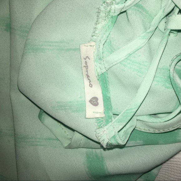 Sea green tank with cutouts in the back - Picture 3 of 3