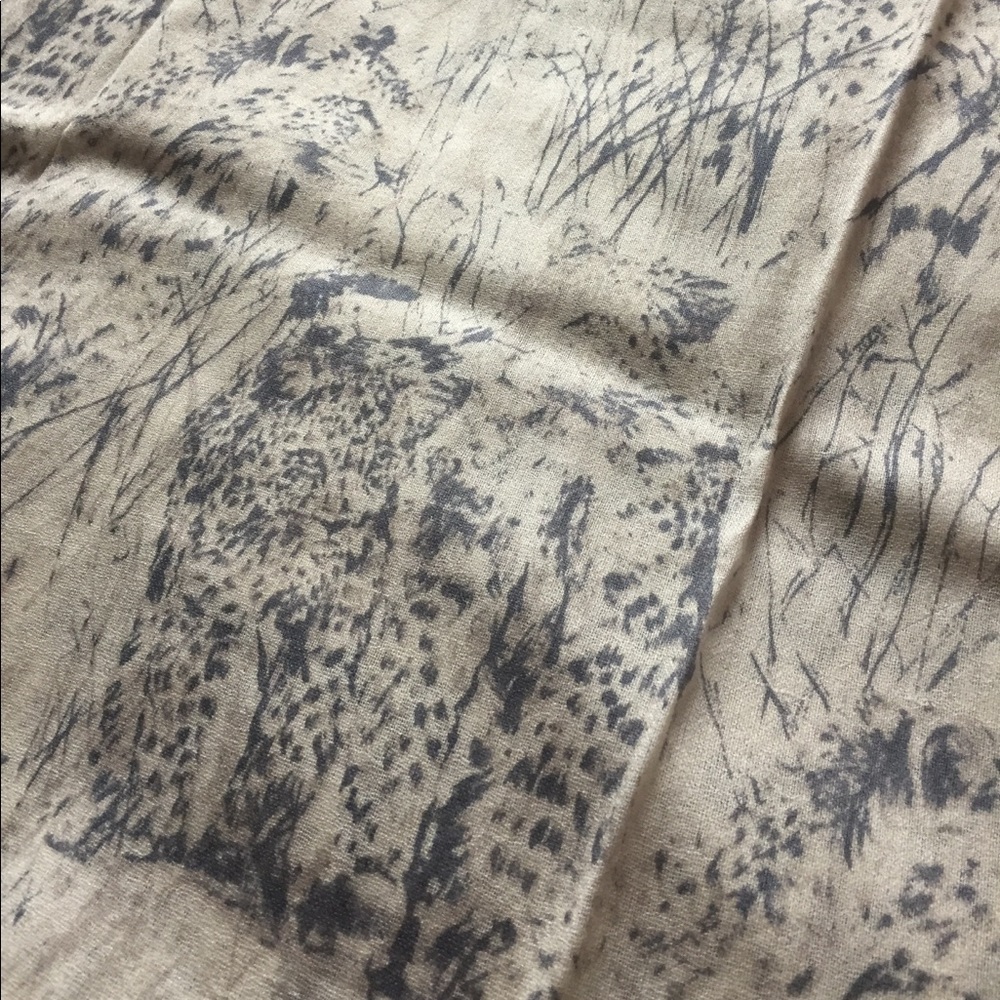 Heritage BR leopard print wrap with sequin edge