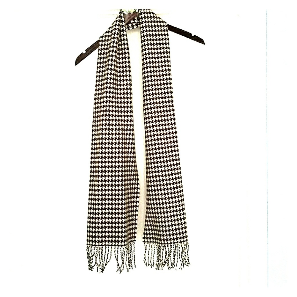 Houndstooth Cashmere Scarf