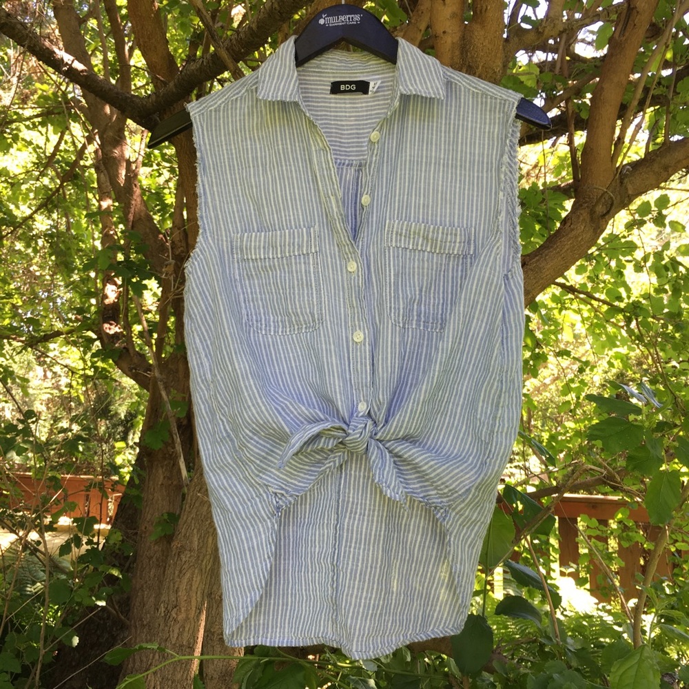 bdg sleeveless button down 🌱