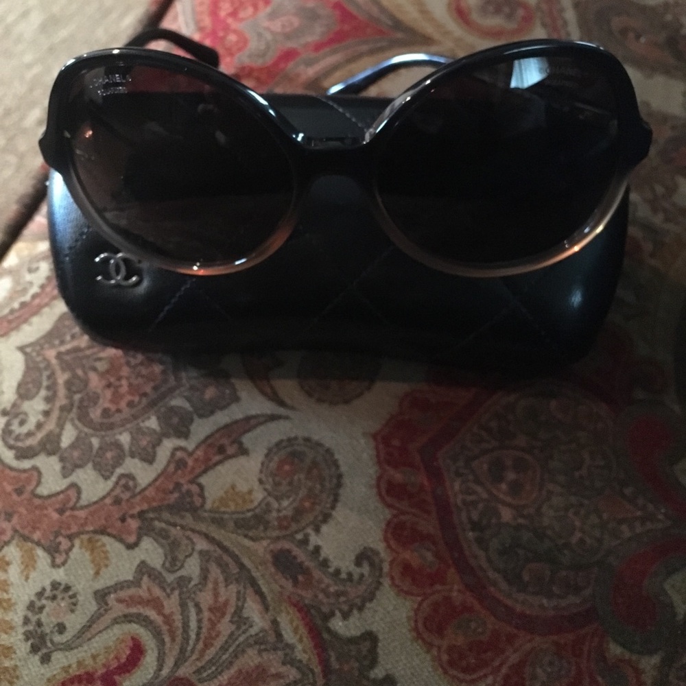 Oval summer brand new Chanel sunglasses