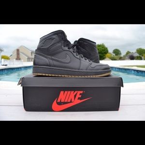 Jordan 1 Black/Gum