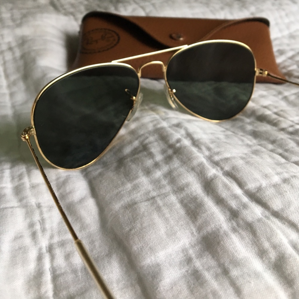 Ray-Ban Aviators - Picture 3 of 4