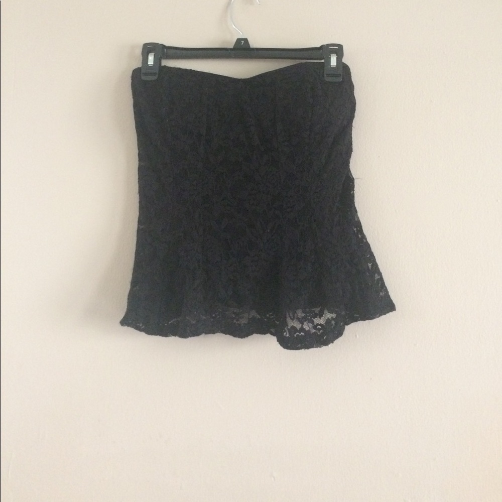 Strapless black lacy top