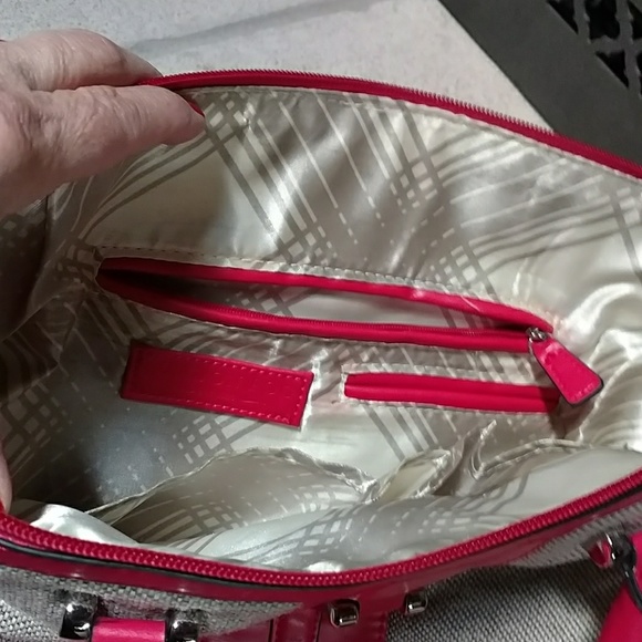 London Fog tote - Picture 3 of 4