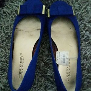 Brand new, women's size 6 flat dress shoes