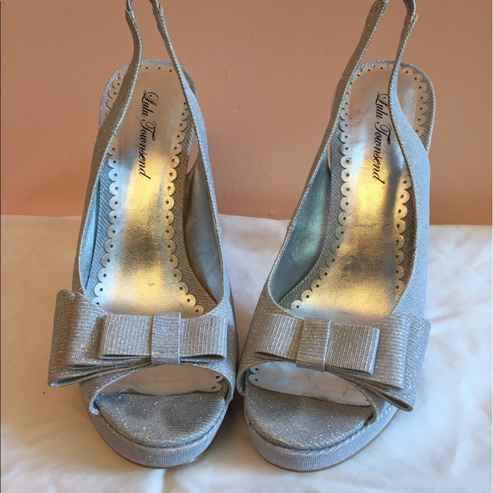 Gently used and in great condition!!